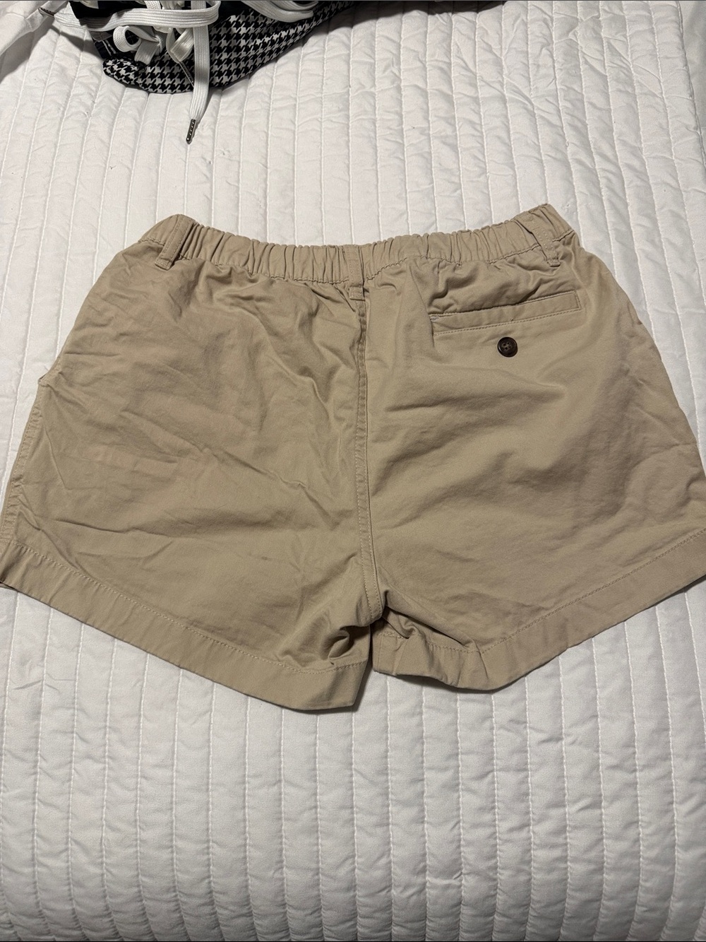 chubbies 4” regular fit Tan Shorts size medium men’s - Picture 4 of 5